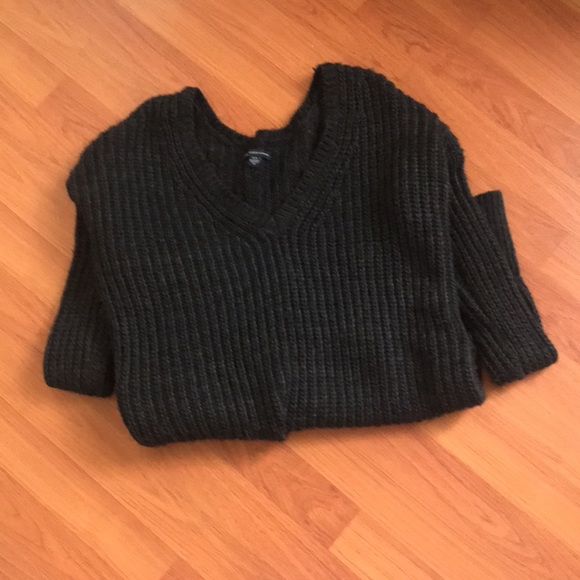 American Eagle Vneck sweater - Picture 5 of 5